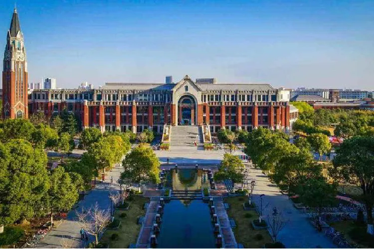 แนะนำมหาวิทยาลัยจีน มหาวิทยาลัยรัฐศาสตร์และกฎหมายเซี่ยงไฮ้ Shanghai University of Political Science and Law