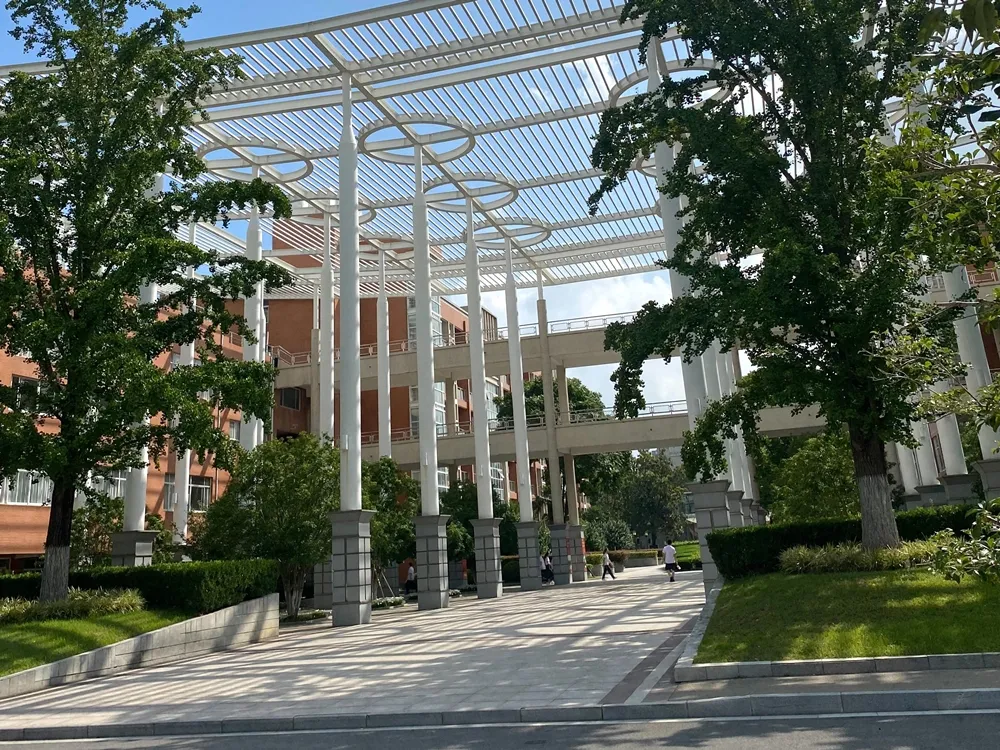 โรงเรียนมัธยมสาธิตหัวตง High School Affiliated to East China Normal University