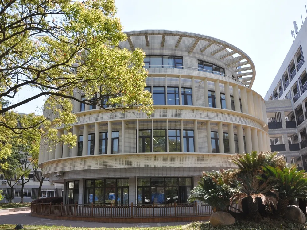 โรงเรียนมัธยมสาธิตหัวตง High School Affiliated to East China Normal University