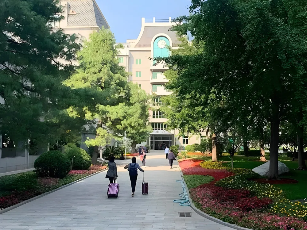 สภาพแวดล้อมโรงเรียนมัธยมปักกิ่งฮุ้ยเหวิน Beijing Huiwen Middle School
