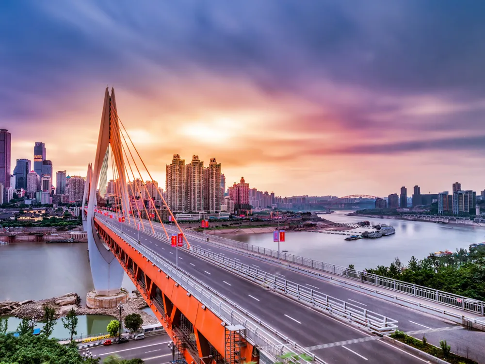 เมืองฉงชิ่ง Chongqing เป็นศูนย์กลางคมนาคมที่สำคัญที่สุดแห่งหนึ่งของจีน