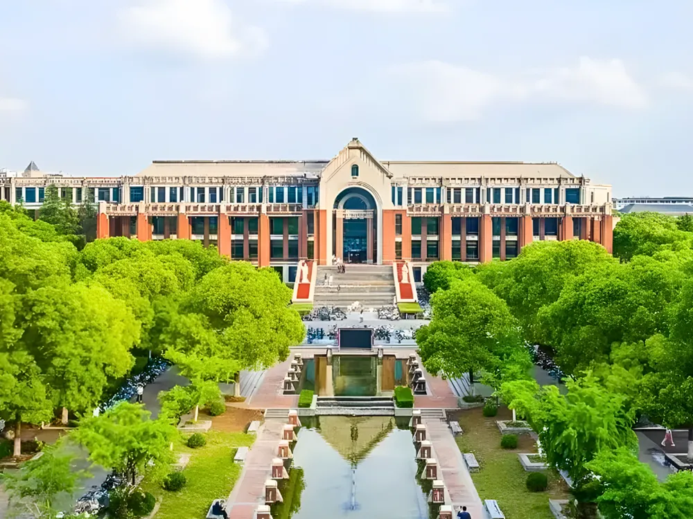 East China University of Political Science and Law มหาวิทยาลัยกฎหมายชั้นนำแห่งนครเซี่ยงไฮ้ เหมาะสำหรับเรียนภาษาจีนและกฎหมายในจีน