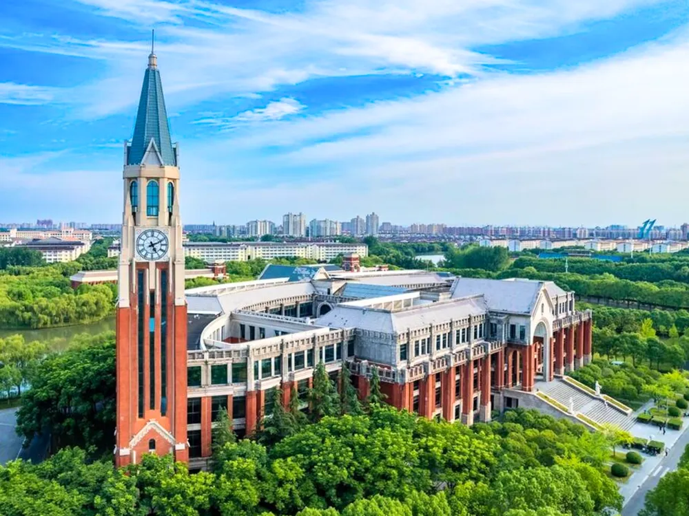 East China University of Political Science and Law Songjiang Campus วิทยาเขตใหญ่ใน Songjiang University Town
