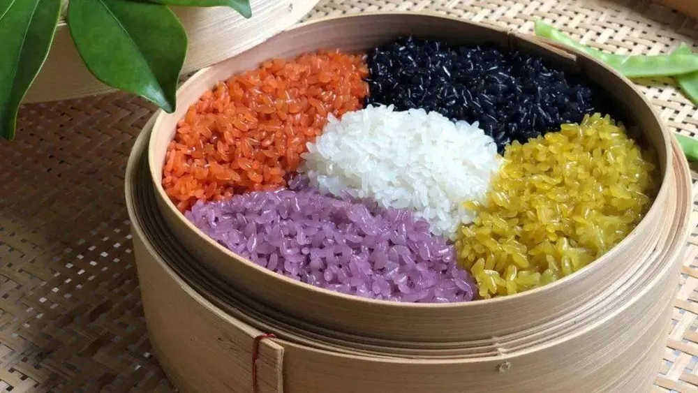 เมนูข้าวเหนียวห้าสี หนานหนิง