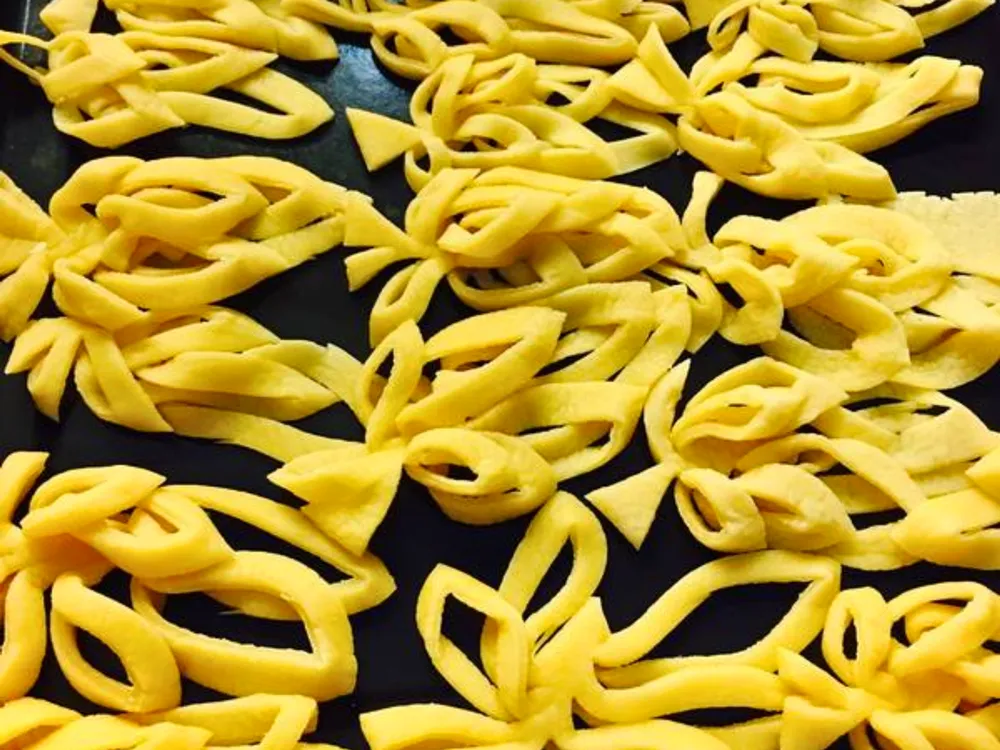 ขนมทอดม่ายฮวา (炸麦花) อาหารพื้นเมืองเมืองจูจี้