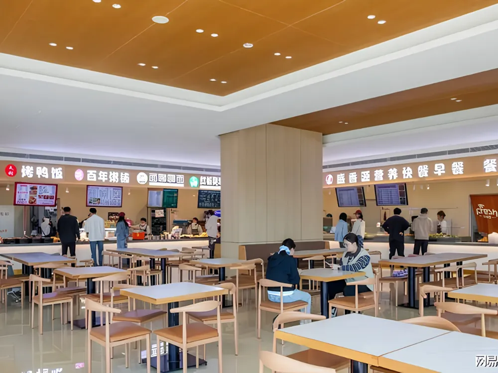 โรงอาหาร Shenyang City University ร้านอาหารหลากหลายพร้อมเมนูดิจิทัล